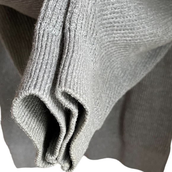 Gap 1/4 Zip Knit Gray Pullover Sweater Size: L - Picture 3 of 7